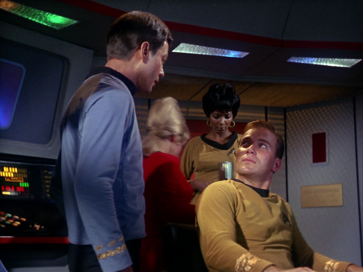 ariane179254_StarTrek_1x10_TheCorbomiteManouver_2549.jpg