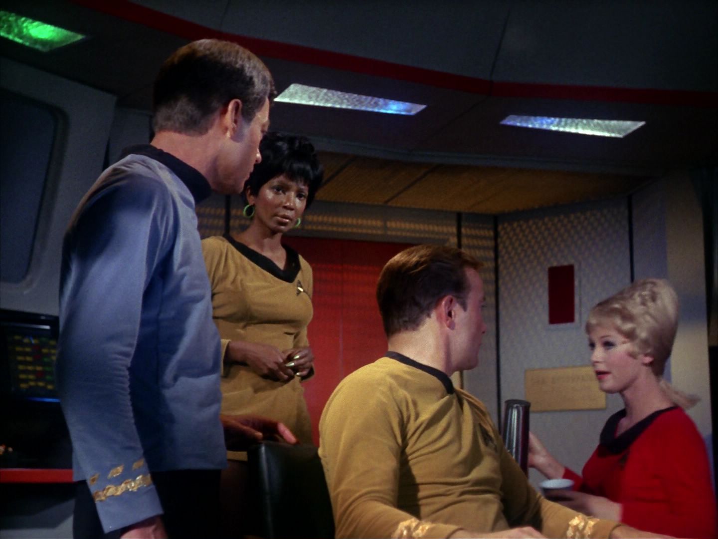 ariane179254_StarTrek_1x10_TheCorbomiteManouver_2552.jpg