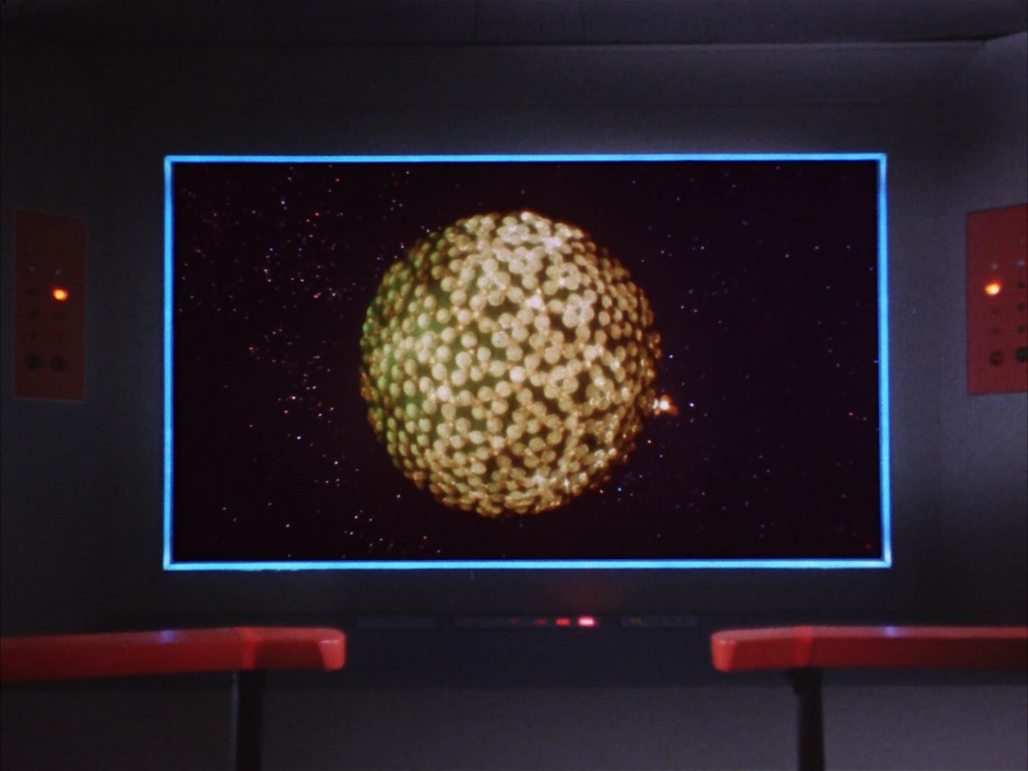 ariane179254_StarTrek_1x10_TheCorbomiteManouver_2558.jpg