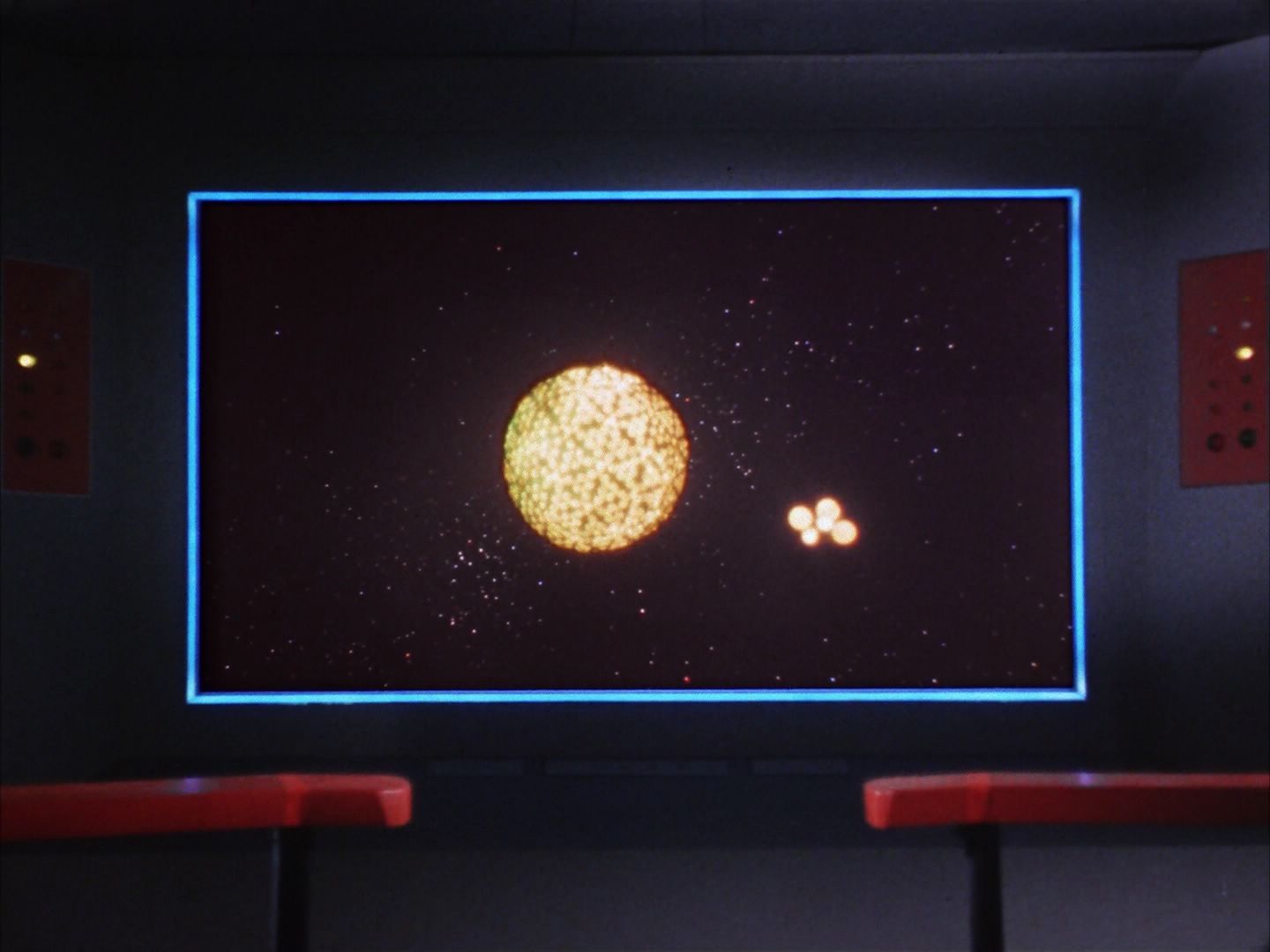 ariane179254_StarTrek_1x10_TheCorbomiteManouver_2586.jpg