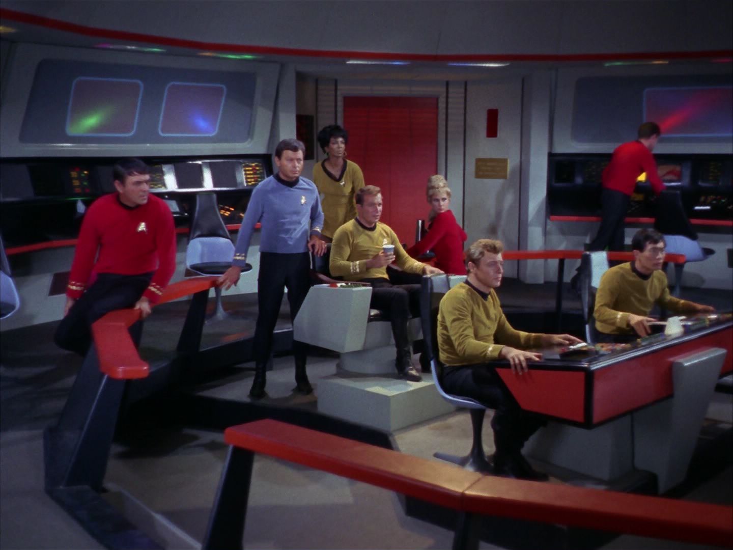 ariane179254_StarTrek_1x10_TheCorbomiteManouver_2660.jpg