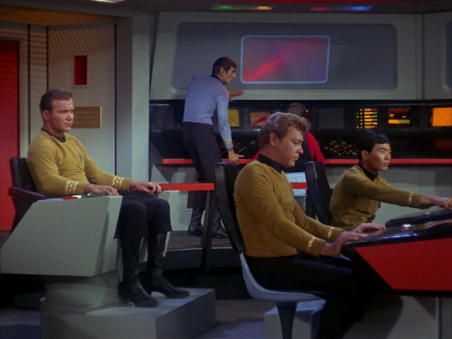 ariane179254_StarTrek_1x10_TheCorbomiteManouver_2884.jpg