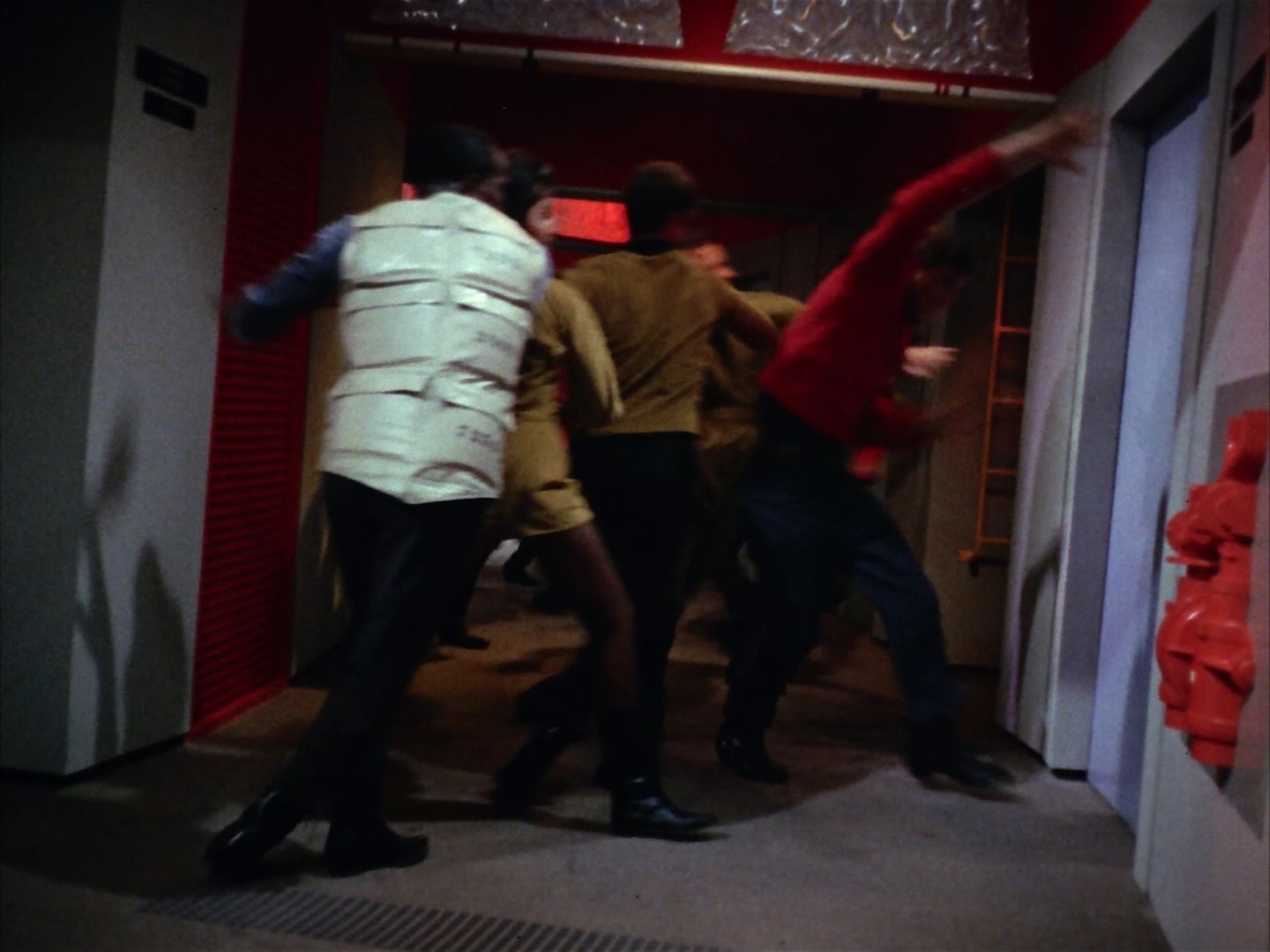 ariane179254_StarTrek_1x10_TheCorbomiteManouver_2914.jpg
