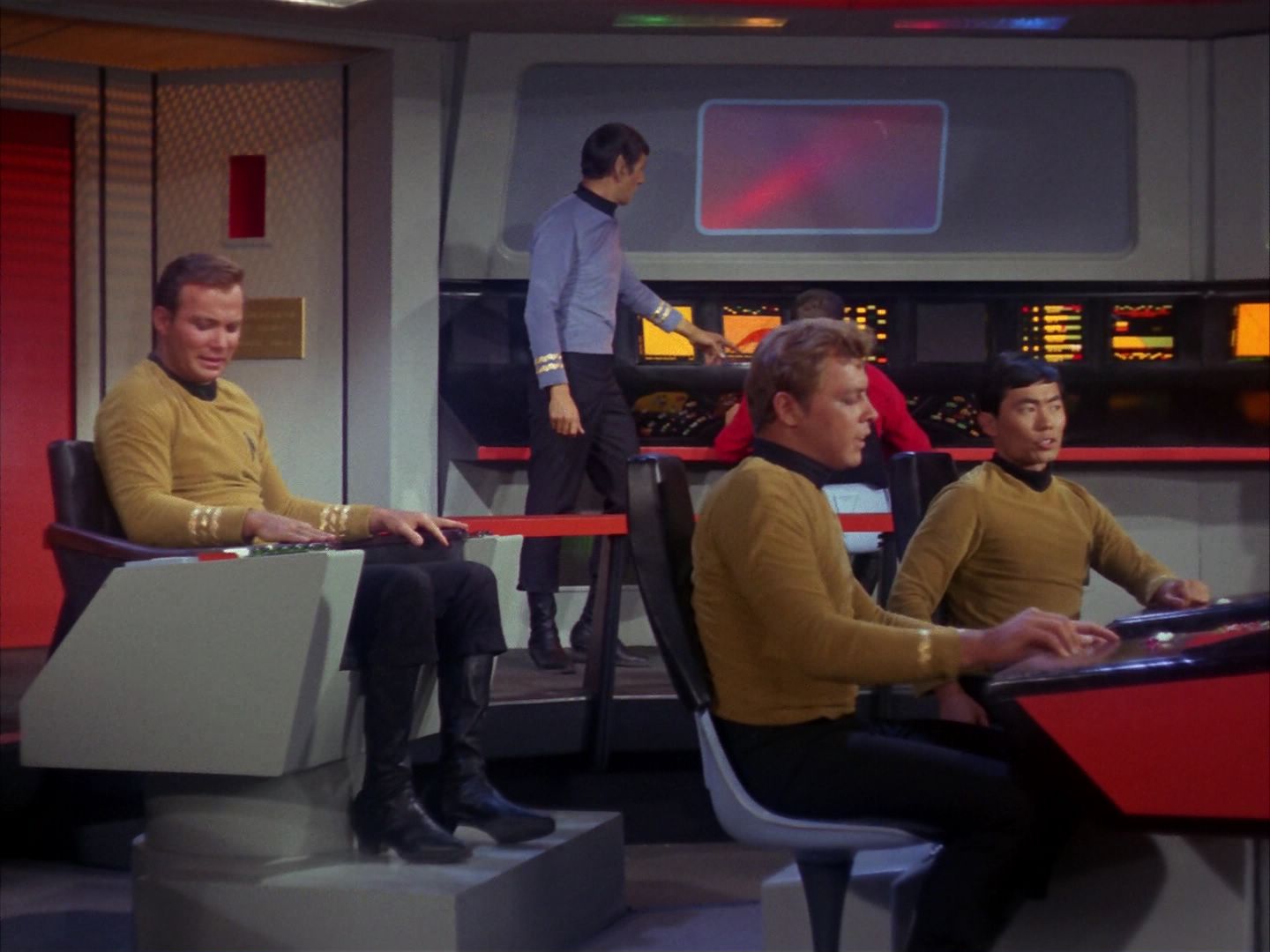 ariane179254_StarTrek_1x10_TheCorbomiteManouver_3035.jpg