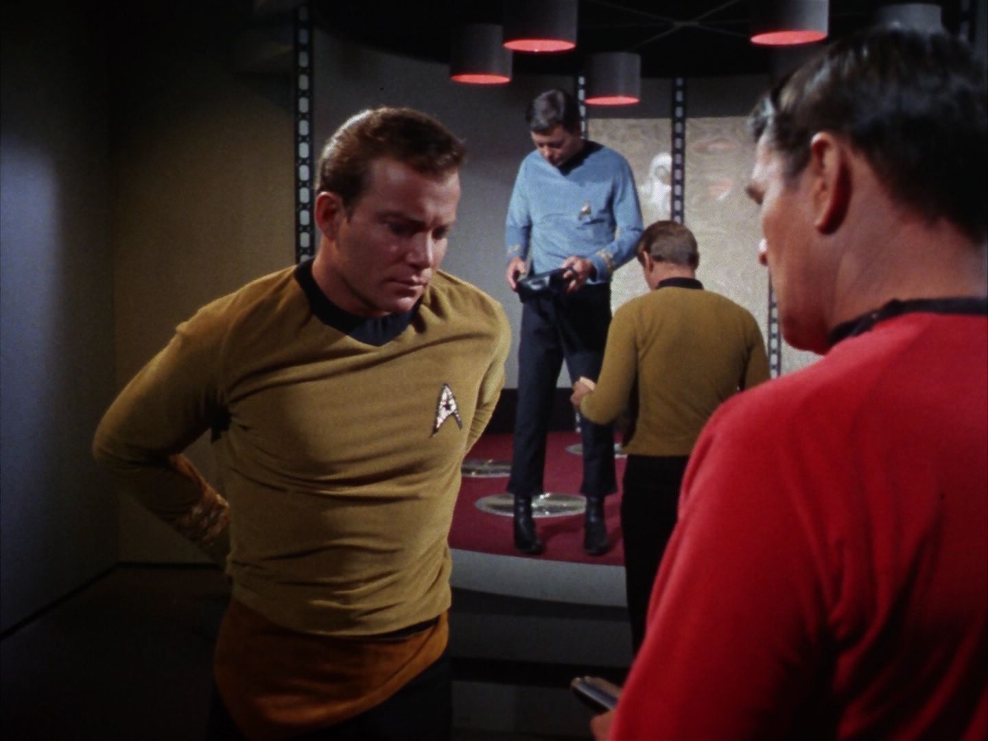 ariane179254_StarTrek_1x10_TheCorbomiteManouver_3211.jpg