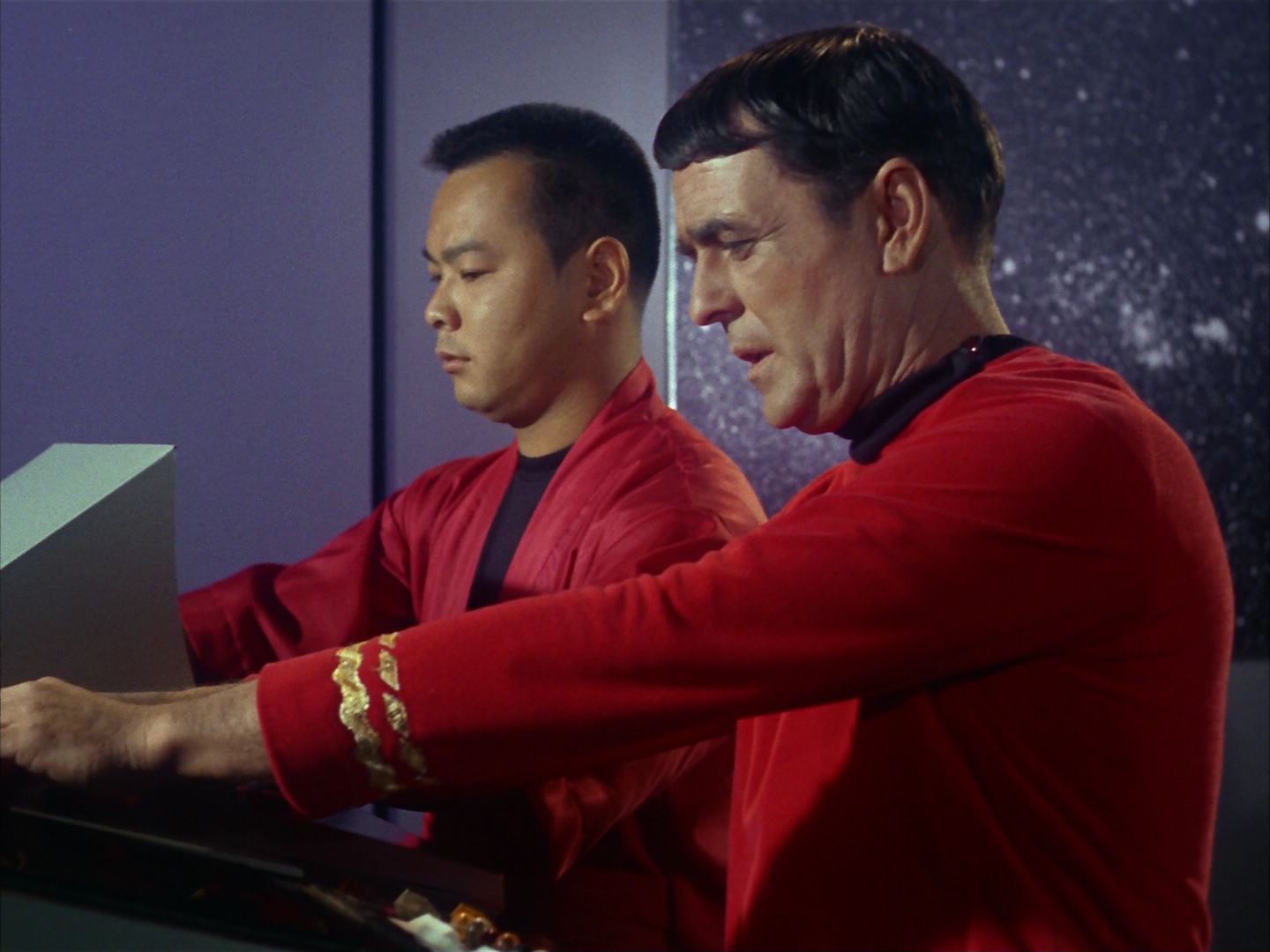ariane179254_StarTrek_1x10_TheCorbomiteManouver_3230.jpg