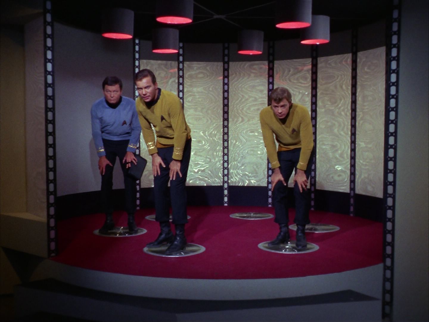 ariane179254_StarTrek_1x10_TheCorbomiteManouver_3239.jpg