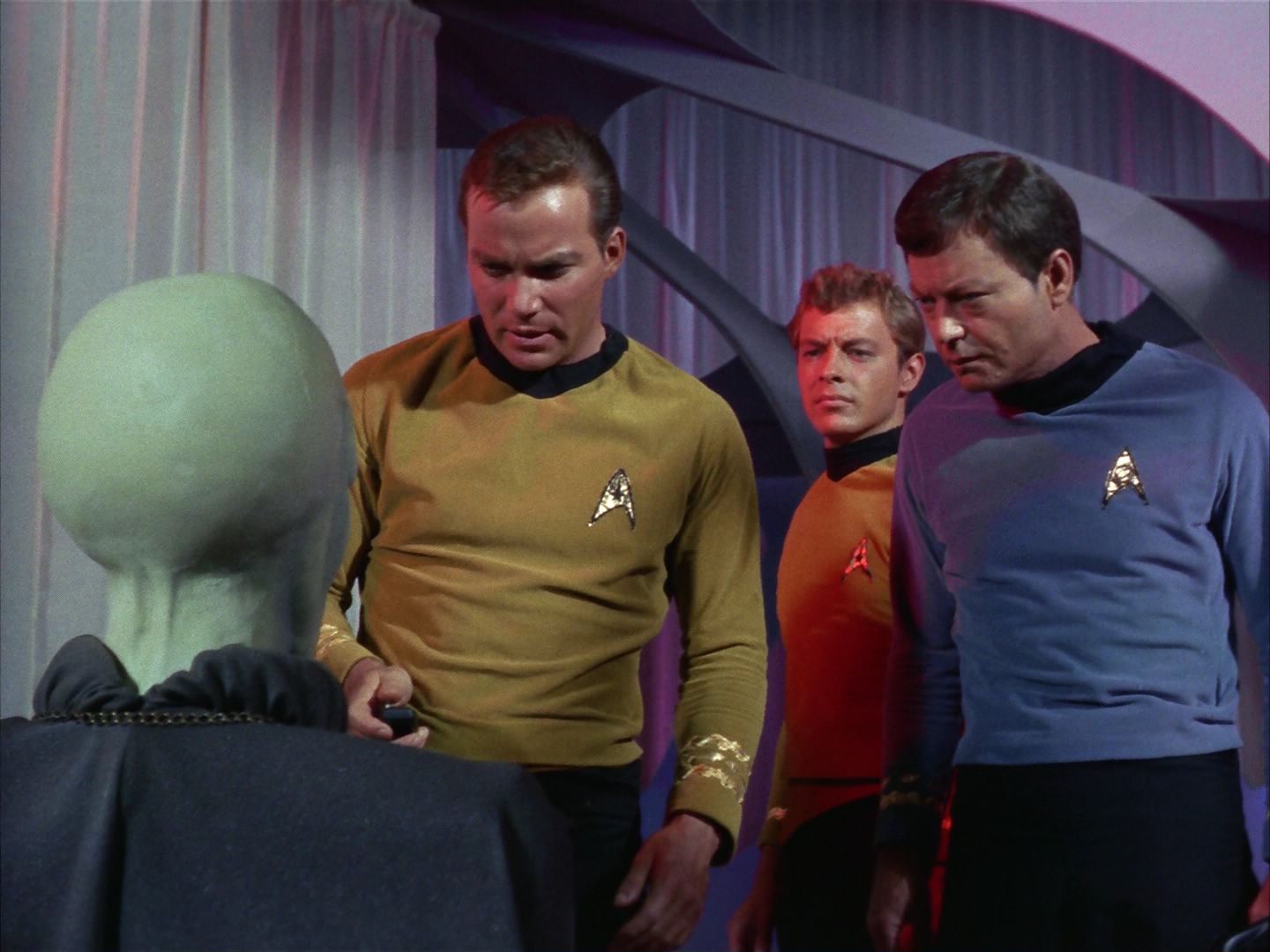 ariane179254_StarTrek_1x10_TheCorbomiteManouver_3288.jpg