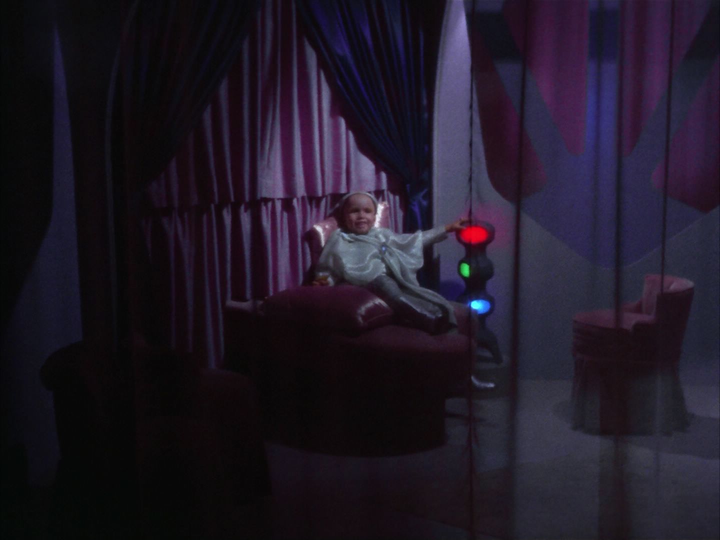 ariane179254_StarTrek_1x10_TheCorbomiteManouver_3294.jpg