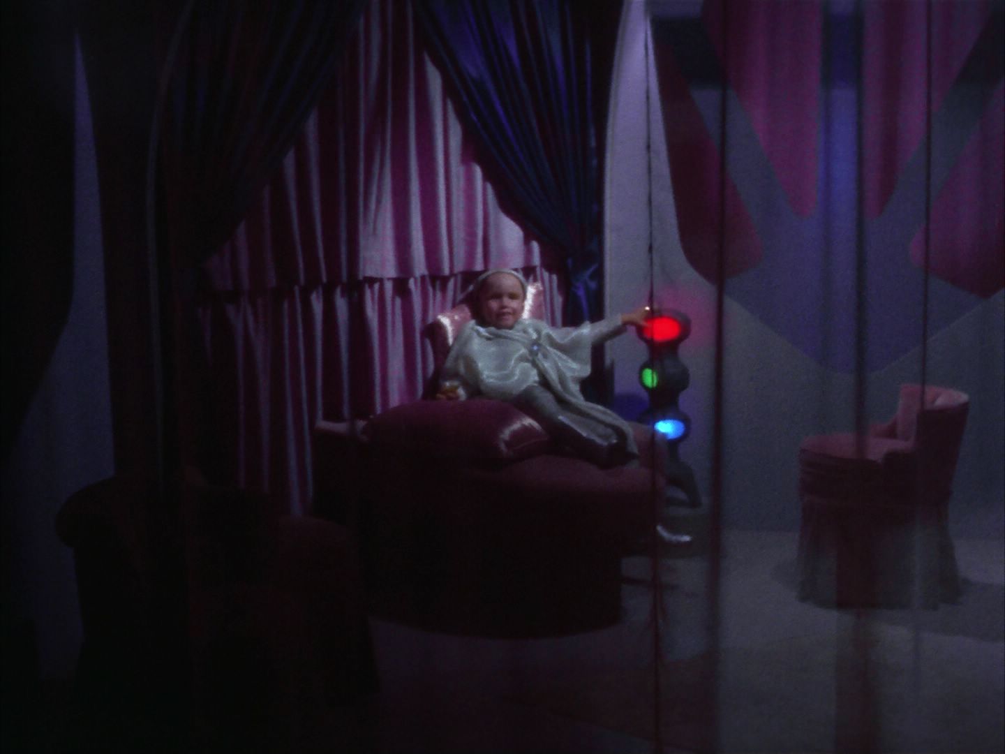 ariane179254_StarTrek_1x10_TheCorbomiteManouver_3295.jpg