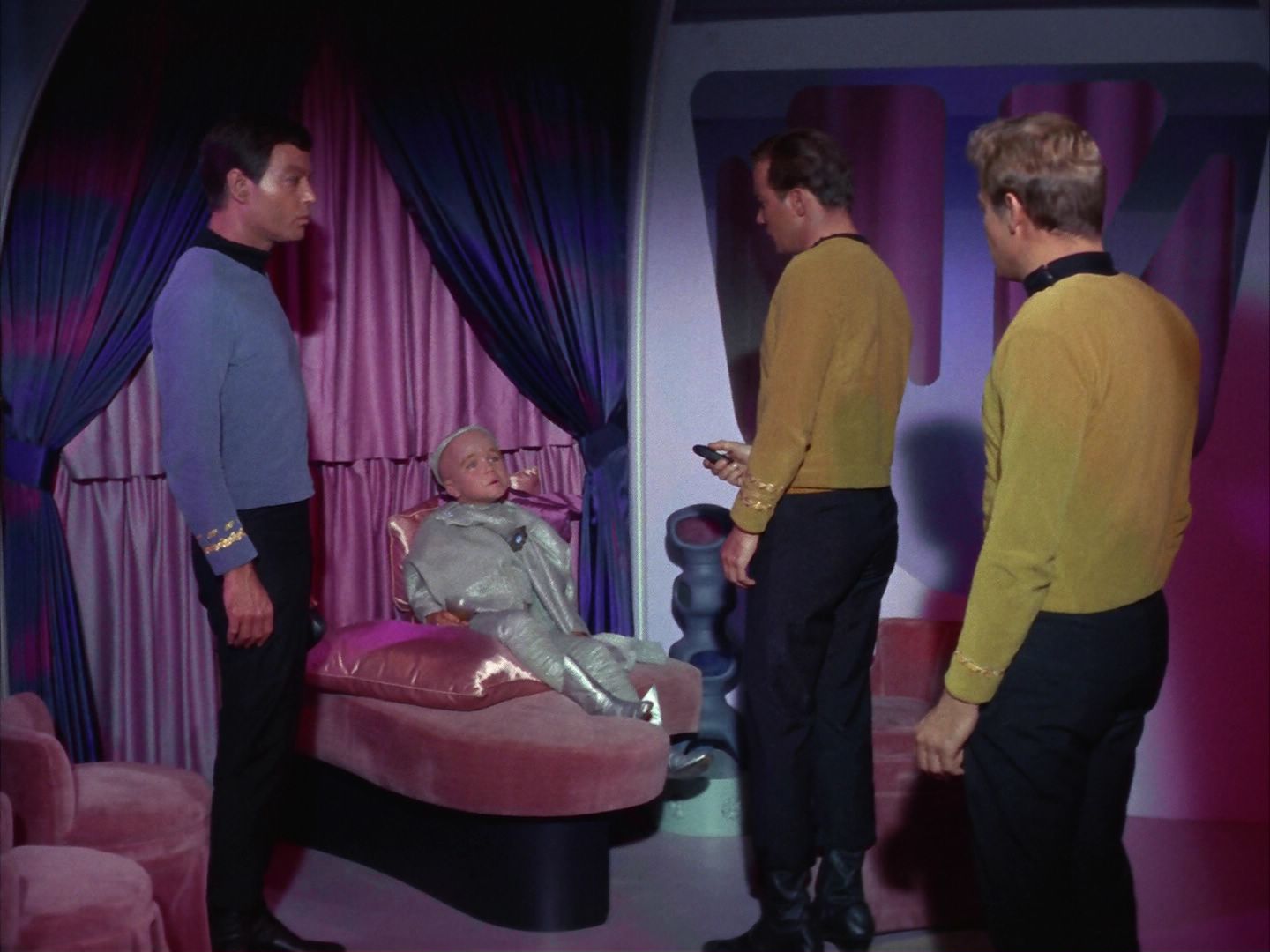 ariane179254_StarTrek_1x10_TheCorbomiteManouver_3331.jpg