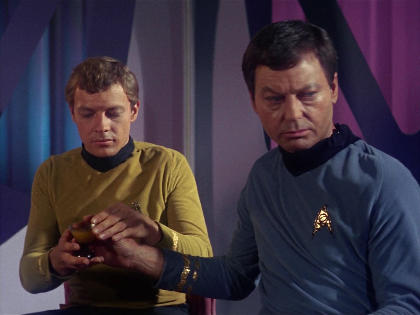 ariane179254_StarTrek_1x10_TheCorbomiteManouver_3355.jpg