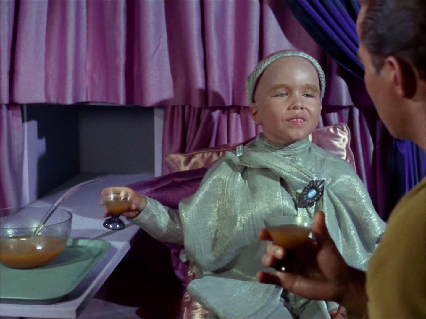 ariane179254_StarTrek_1x10_TheCorbomiteManouver_3370.jpg