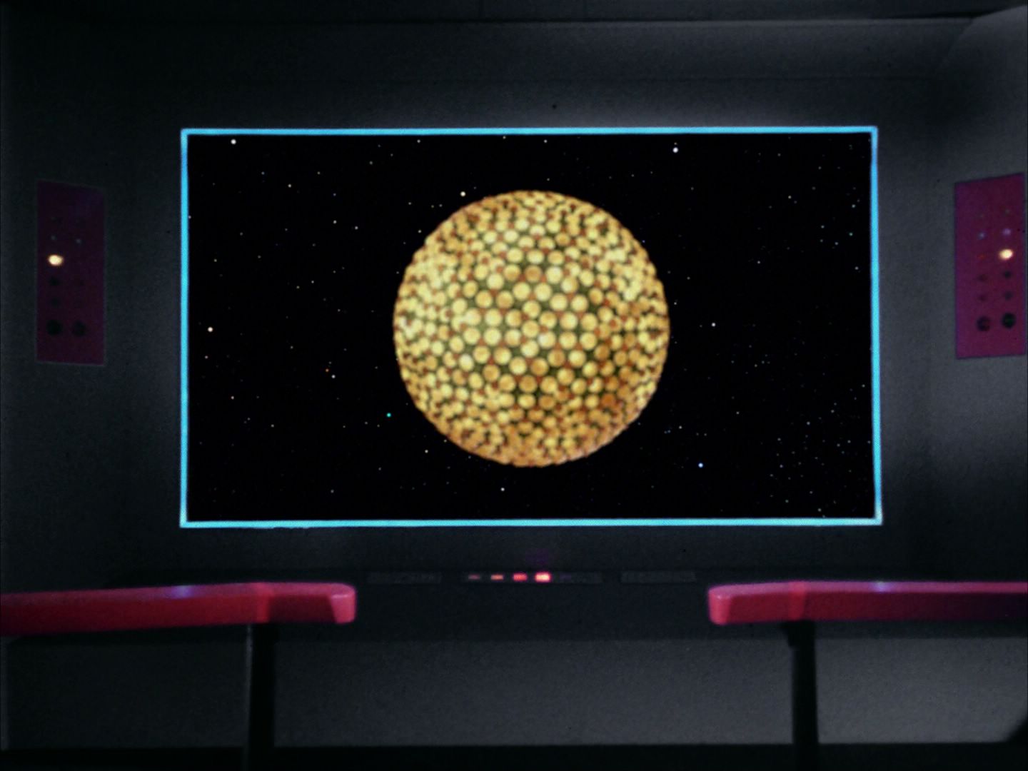ariane179254_StarTrek_1x10_TheCorbomiteManouver-NewEffects_1112.jpg