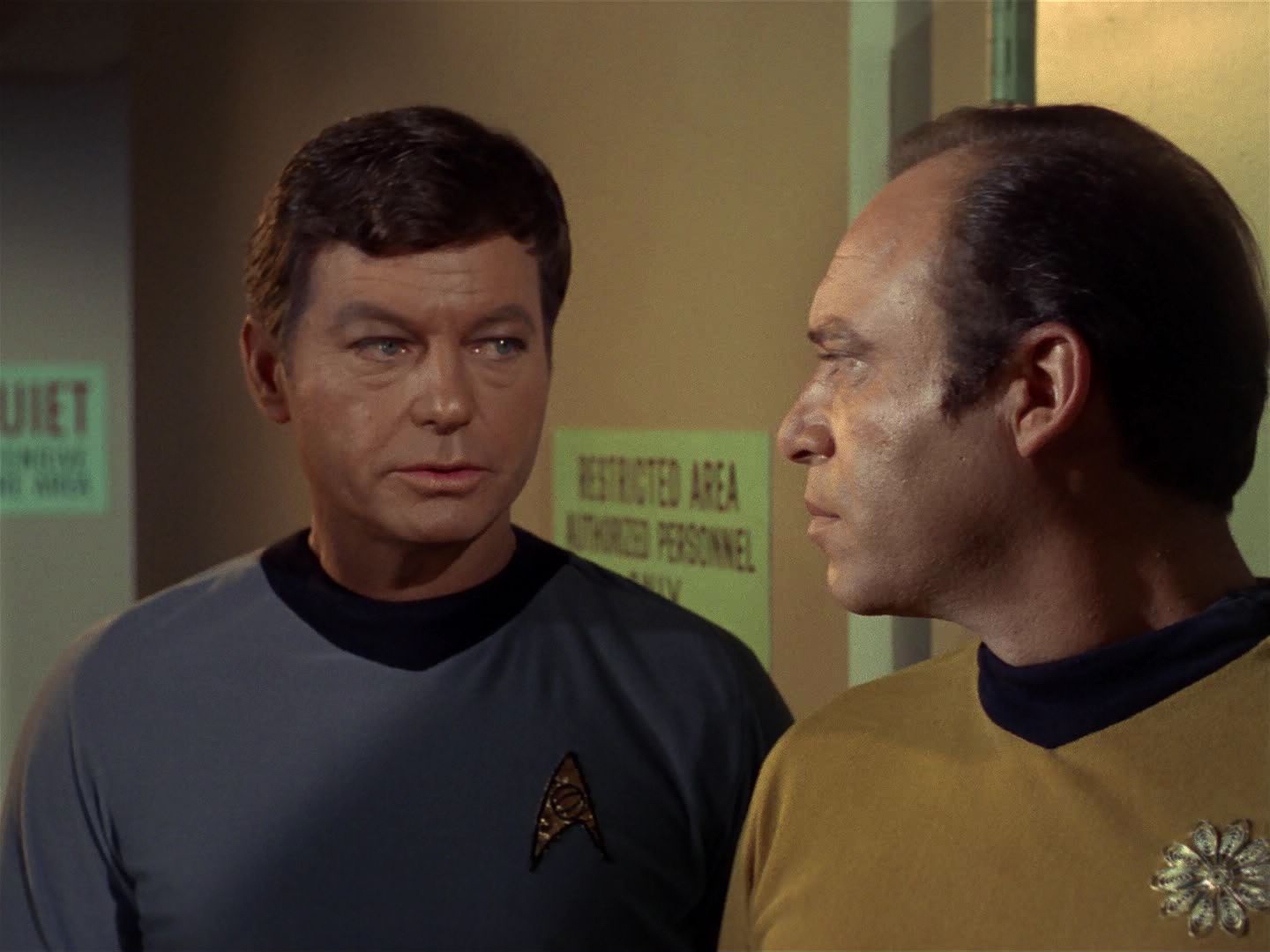 ariane179254_StarTrek_1x11_TheMenageriePart1_0136.jpg