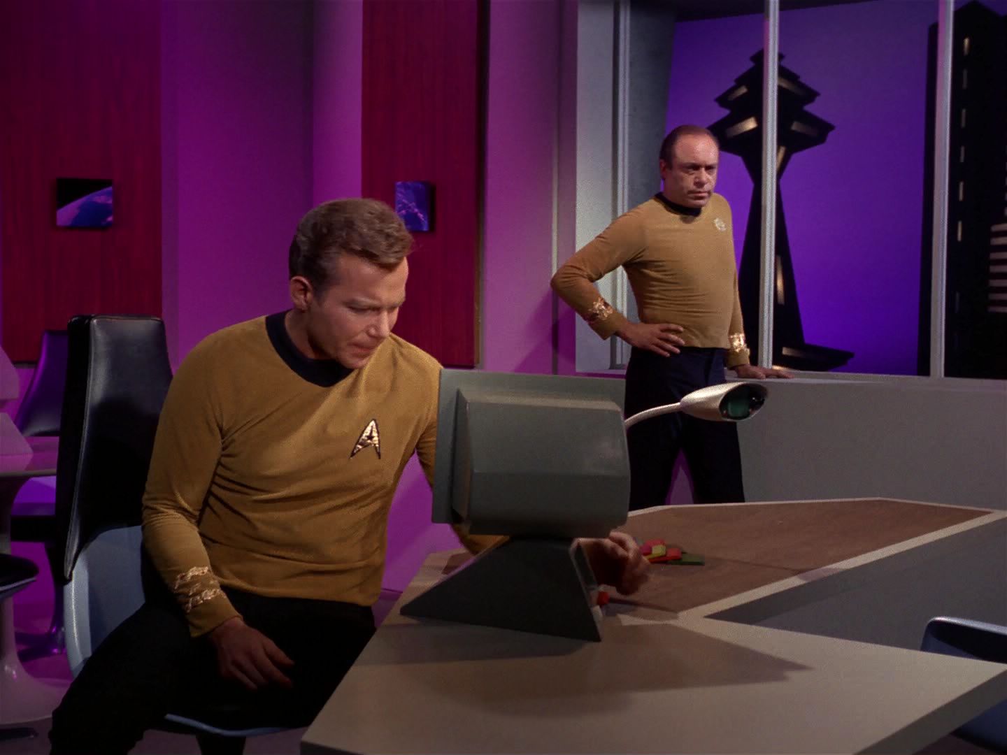ariane179254_StarTrek_1x11_TheMenageriePart1_0404.jpg