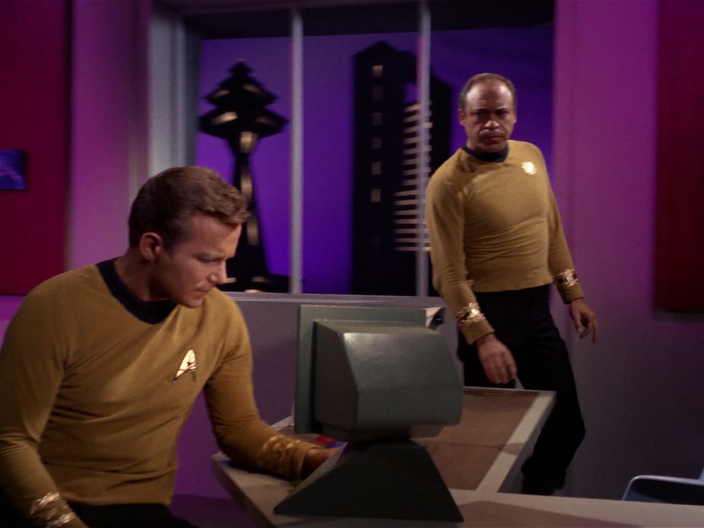 ariane179254_StarTrek_1x11_TheMenageriePart1_0407.jpg