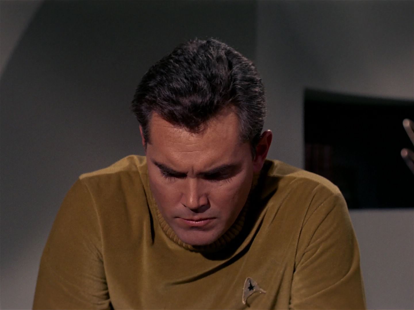 ariane179254_StarTrek_1x11_TheMenageriePart1_2344.jpg