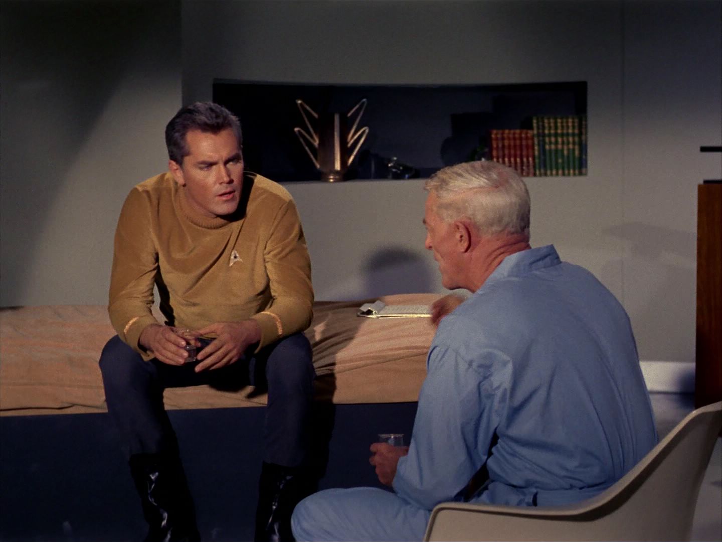 ariane179254_StarTrek_1x11_TheMenageriePart1_2421.jpg