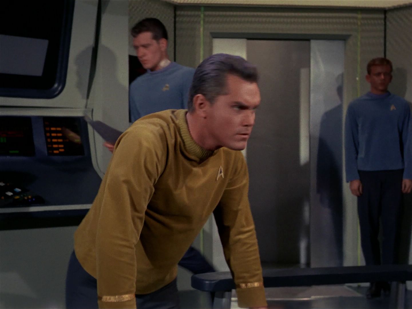 ariane179254_StarTrek_1x11_TheMenageriePart1_2673.jpg