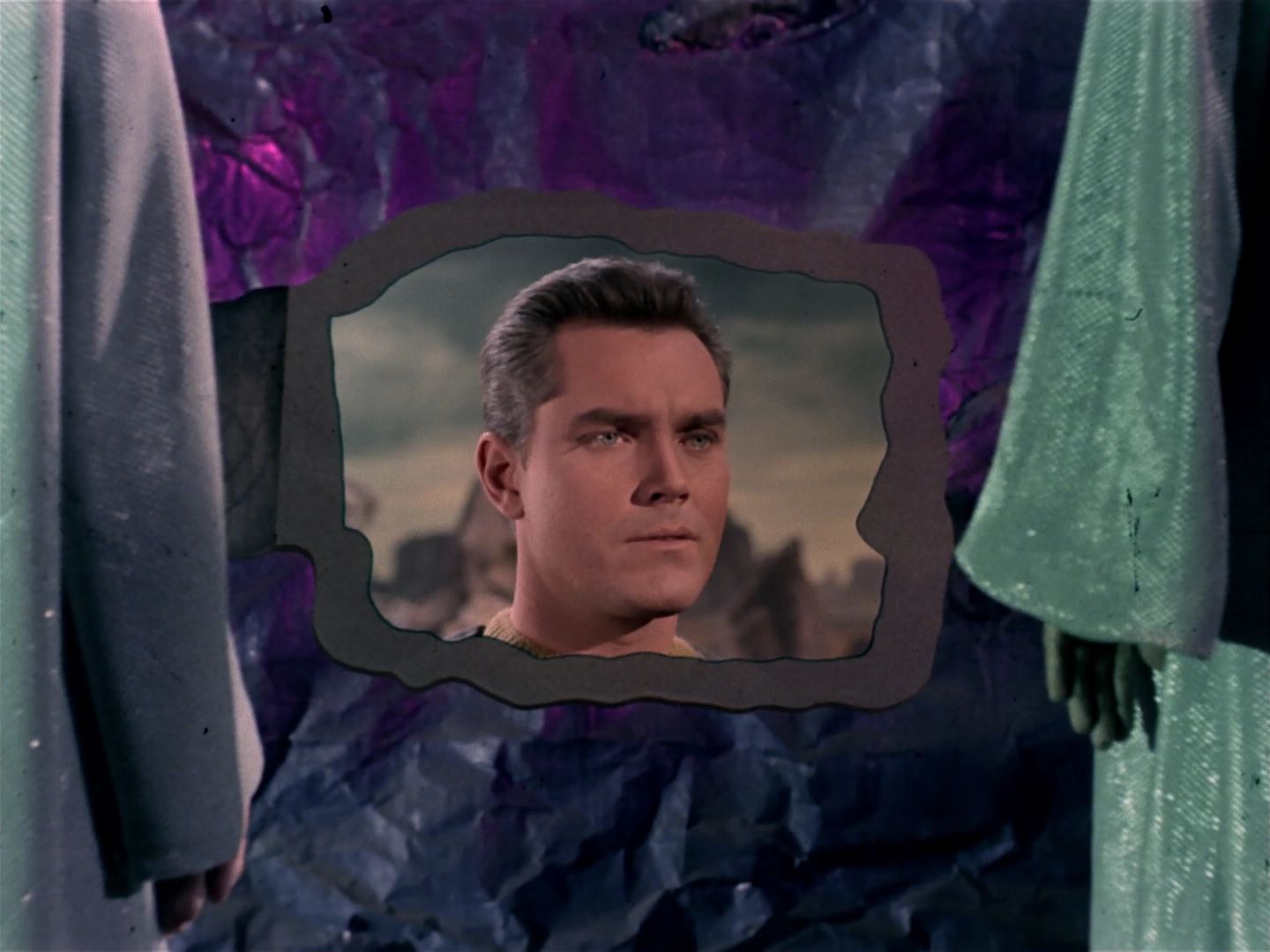 ariane179254_StarTrek_1x11_TheMenageriePart1_2969.jpg