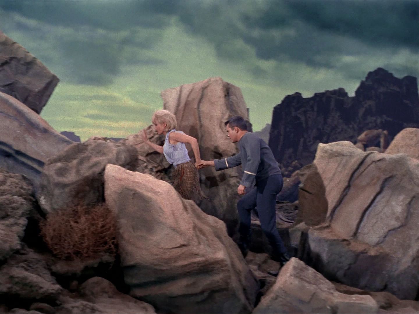 ariane179254_StarTrek_1x11_TheMenageriePart1_3123.jpg