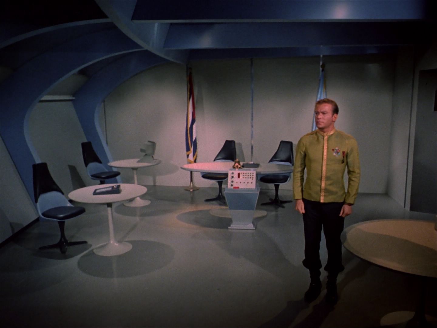 ariane179254_StarTrek_1x11_TheMenageriePart1_3475.jpg