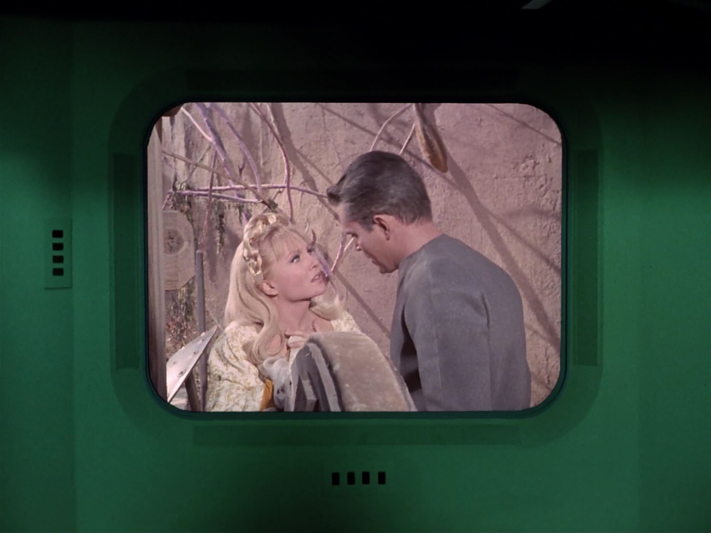 ariane179254_StarTrek_1x12_TheMenageriePart2_0689.jpg