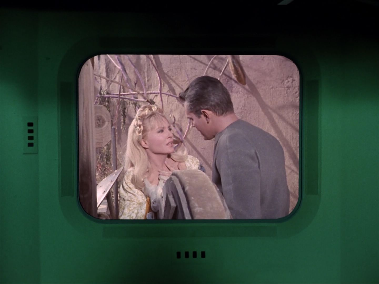 ariane179254_StarTrek_1x12_TheMenageriePart2_0692.jpg