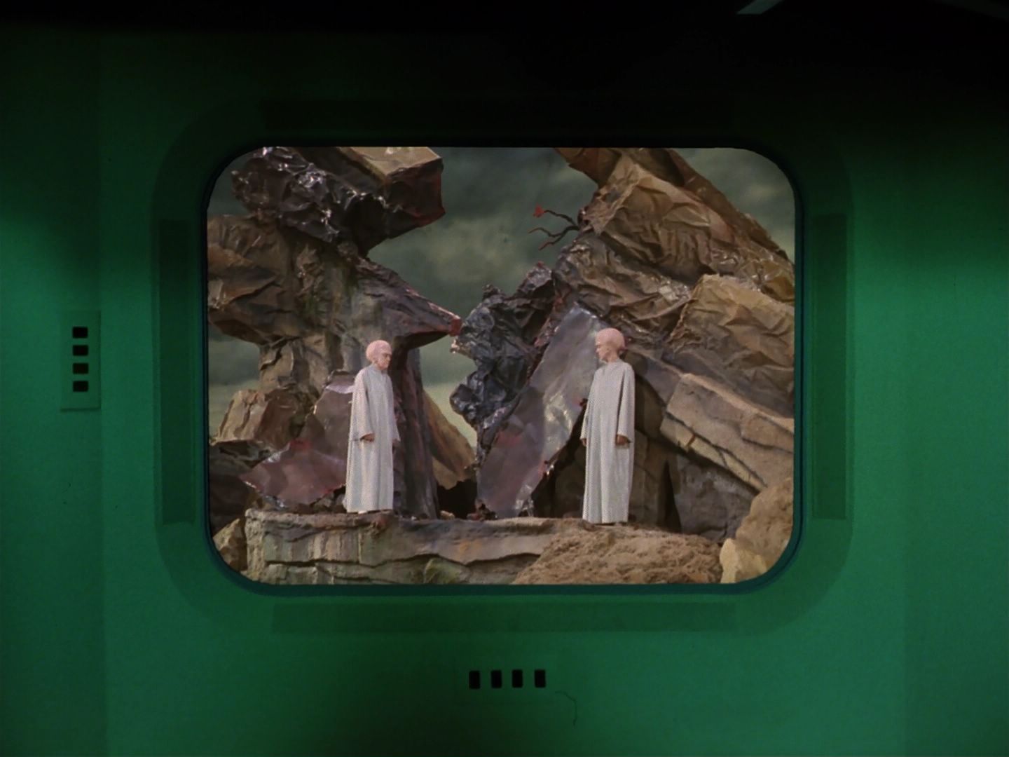 ariane179254_StarTrek_1x12_TheMenageriePart2_3520.jpg