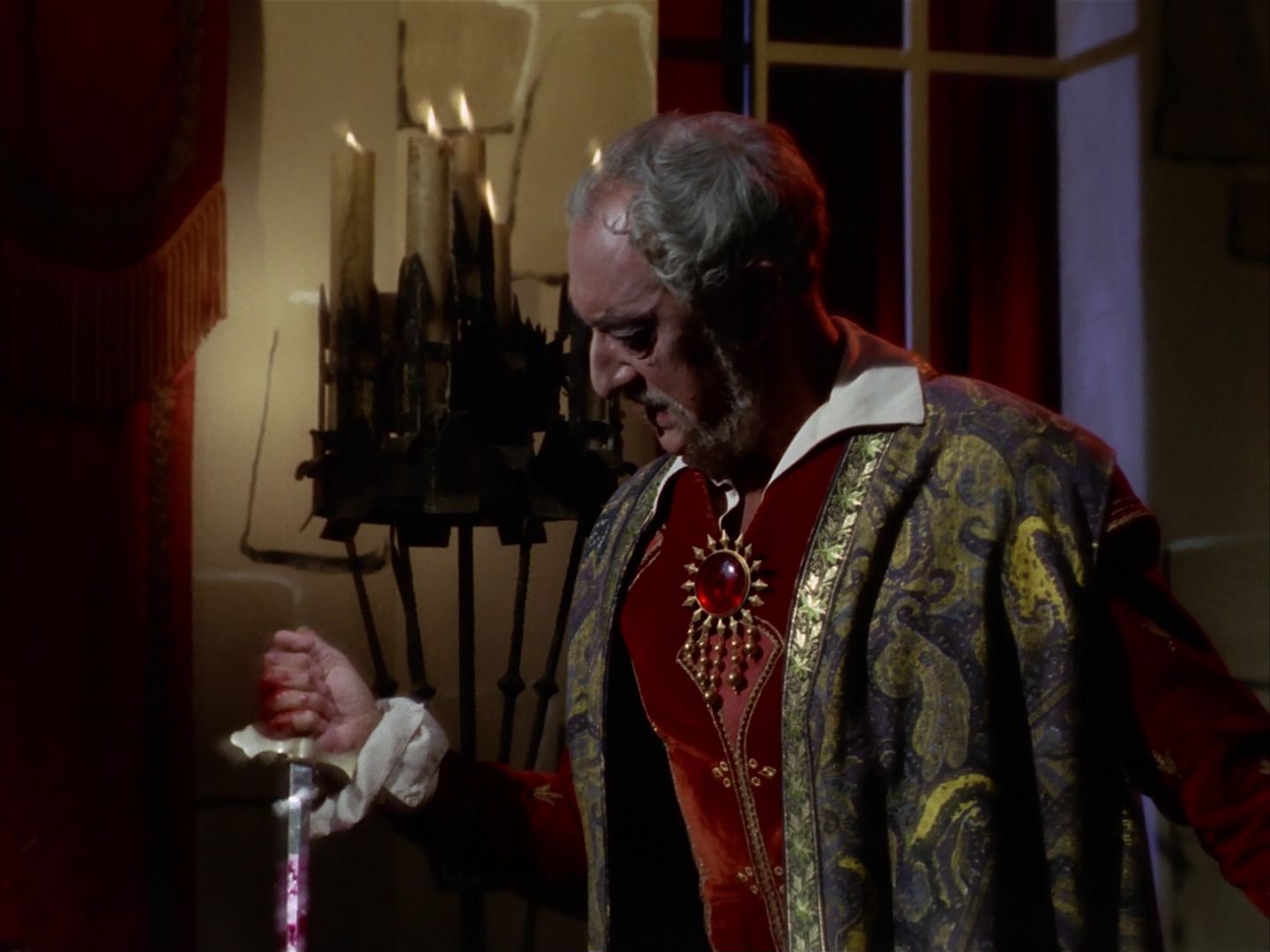 ariane179254_StarTrek_1x13_TheConscienceOfTheKing_0015.jpg