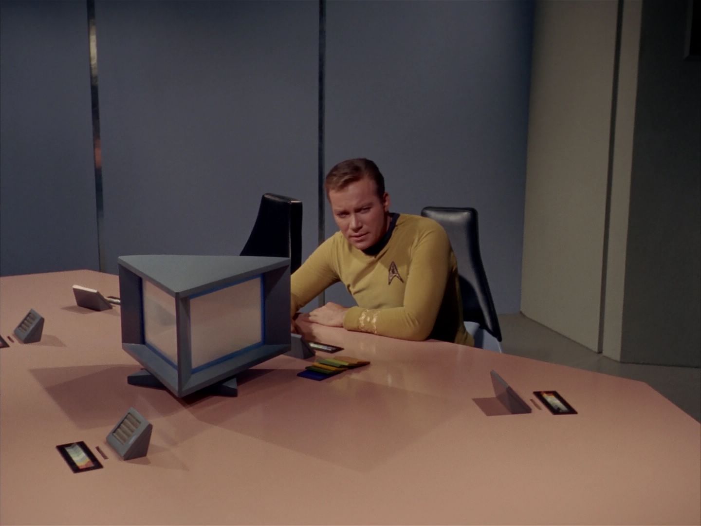 ariane179254_StarTrek_1x13_TheConscienceOfTheKing_0290.jpg