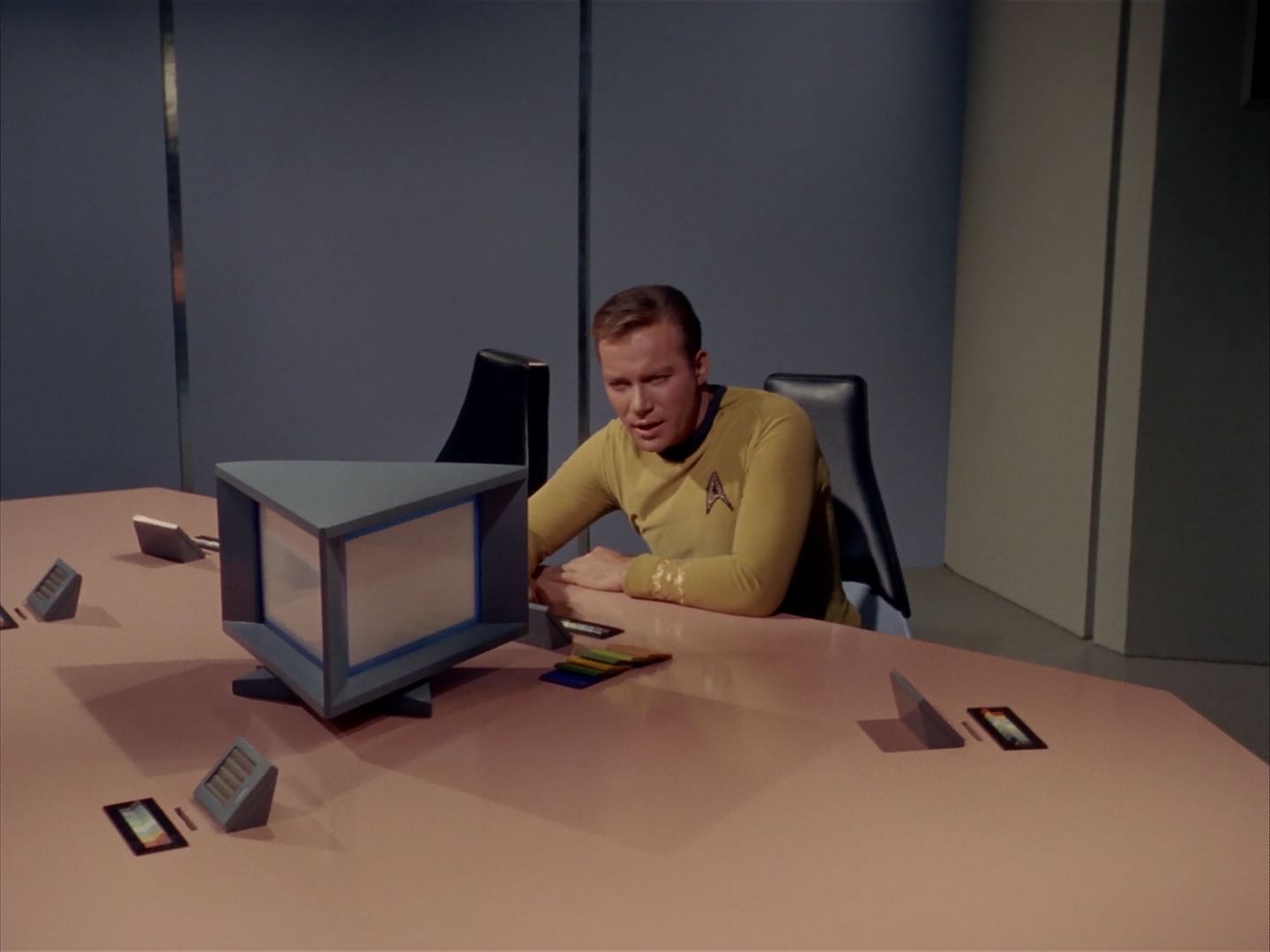 ariane179254_StarTrek_1x13_TheConscienceOfTheKing_0299.jpg