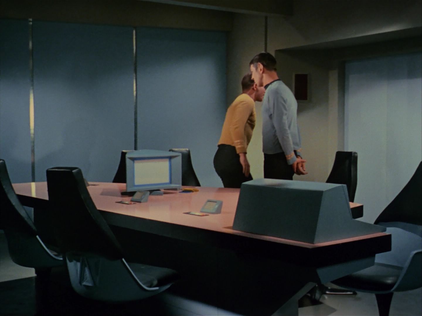 ariane179254_StarTrek_1x13_TheConscienceOfTheKing_0456.jpg