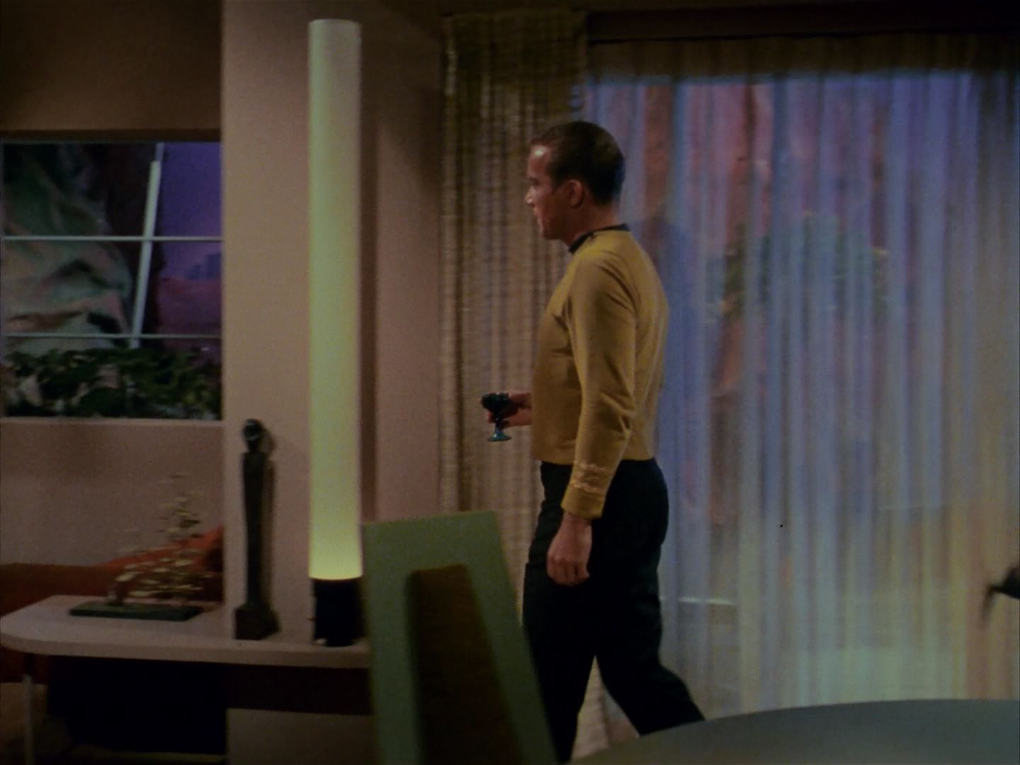ariane179254_StarTrek_1x13_TheConscienceOfTheKing_0468.jpg