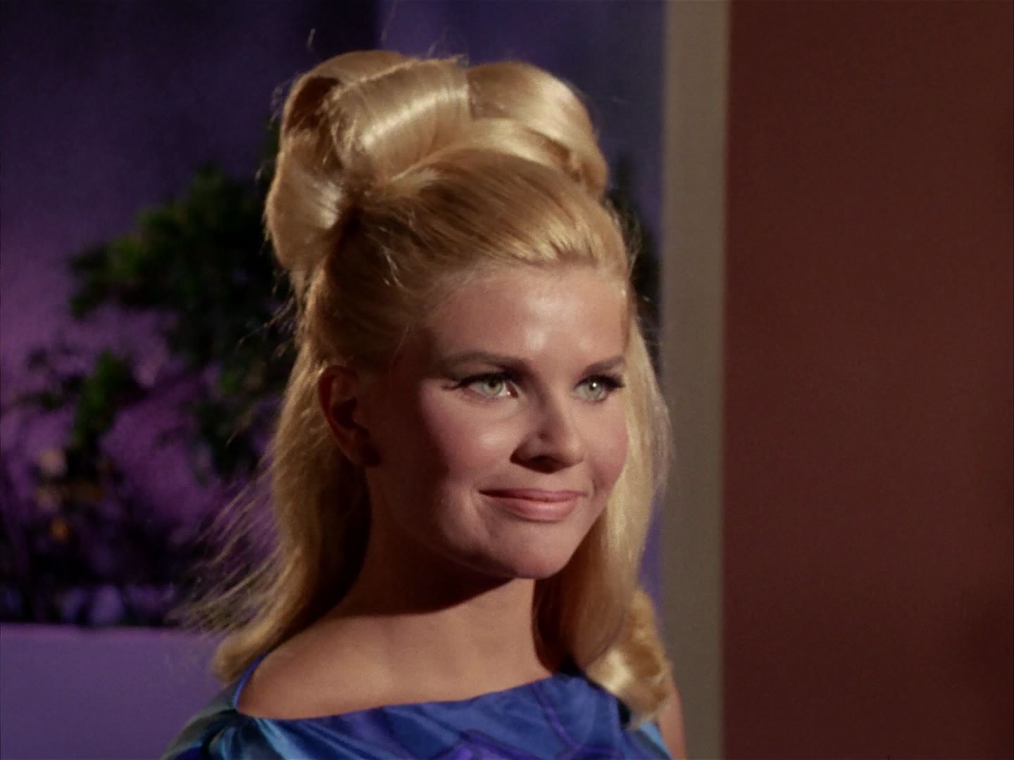 ariane179254_StarTrek_1x13_TheConscienceOfTheKing_0492.jpg