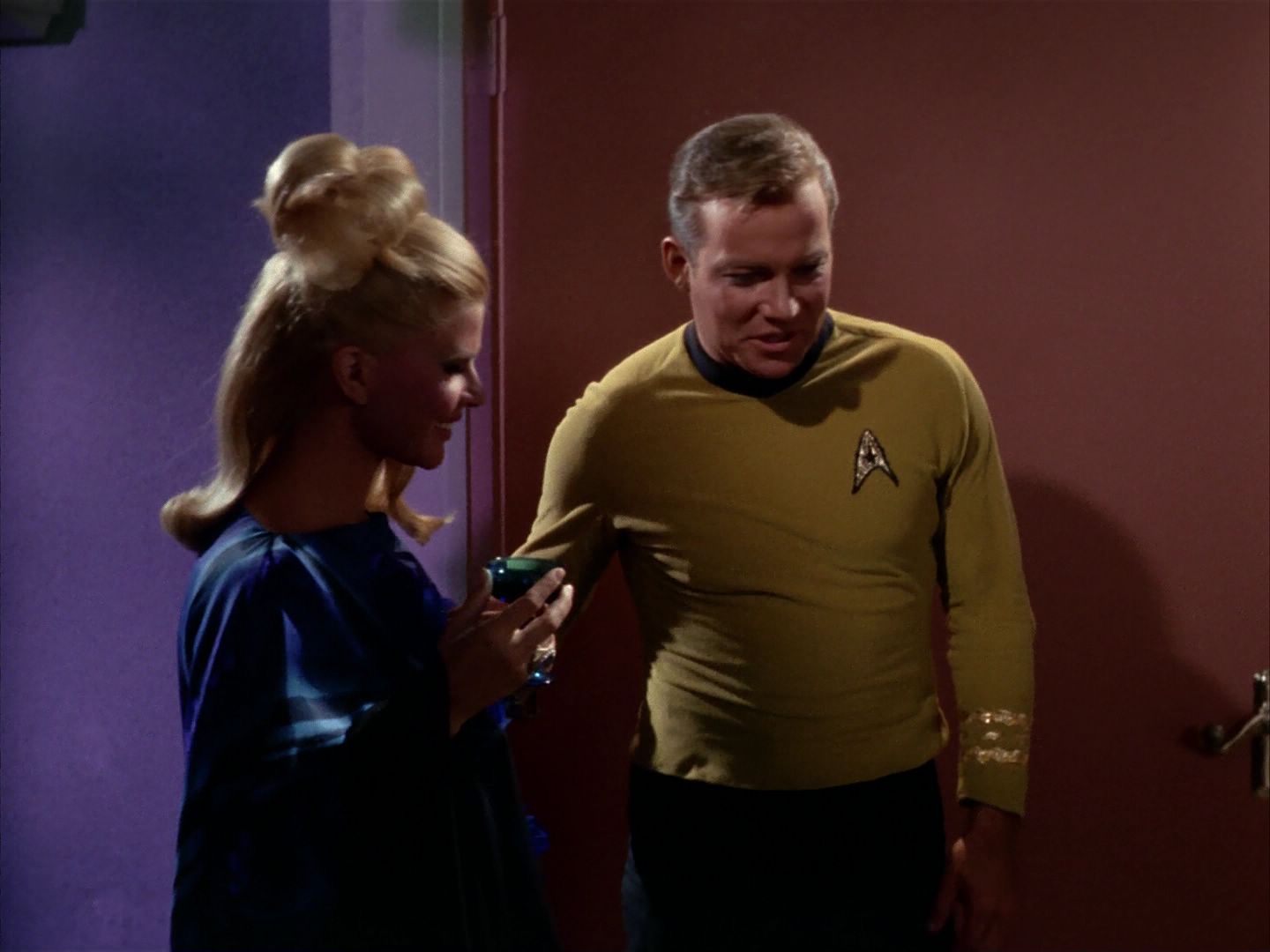 ariane179254_StarTrek_1x13_TheConscienceOfTheKing_0511.jpg
