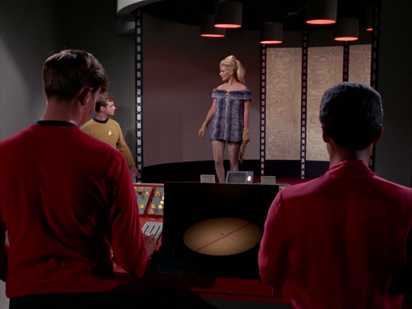 ariane179254_StarTrek_1x13_TheConscienceOfTheKing_0868.jpg