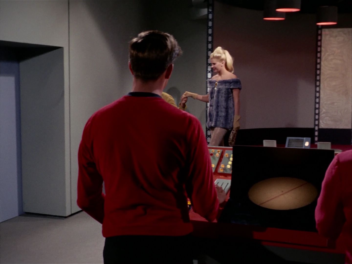 ariane179254_StarTrek_1x13_TheConscienceOfTheKing_0871.jpg