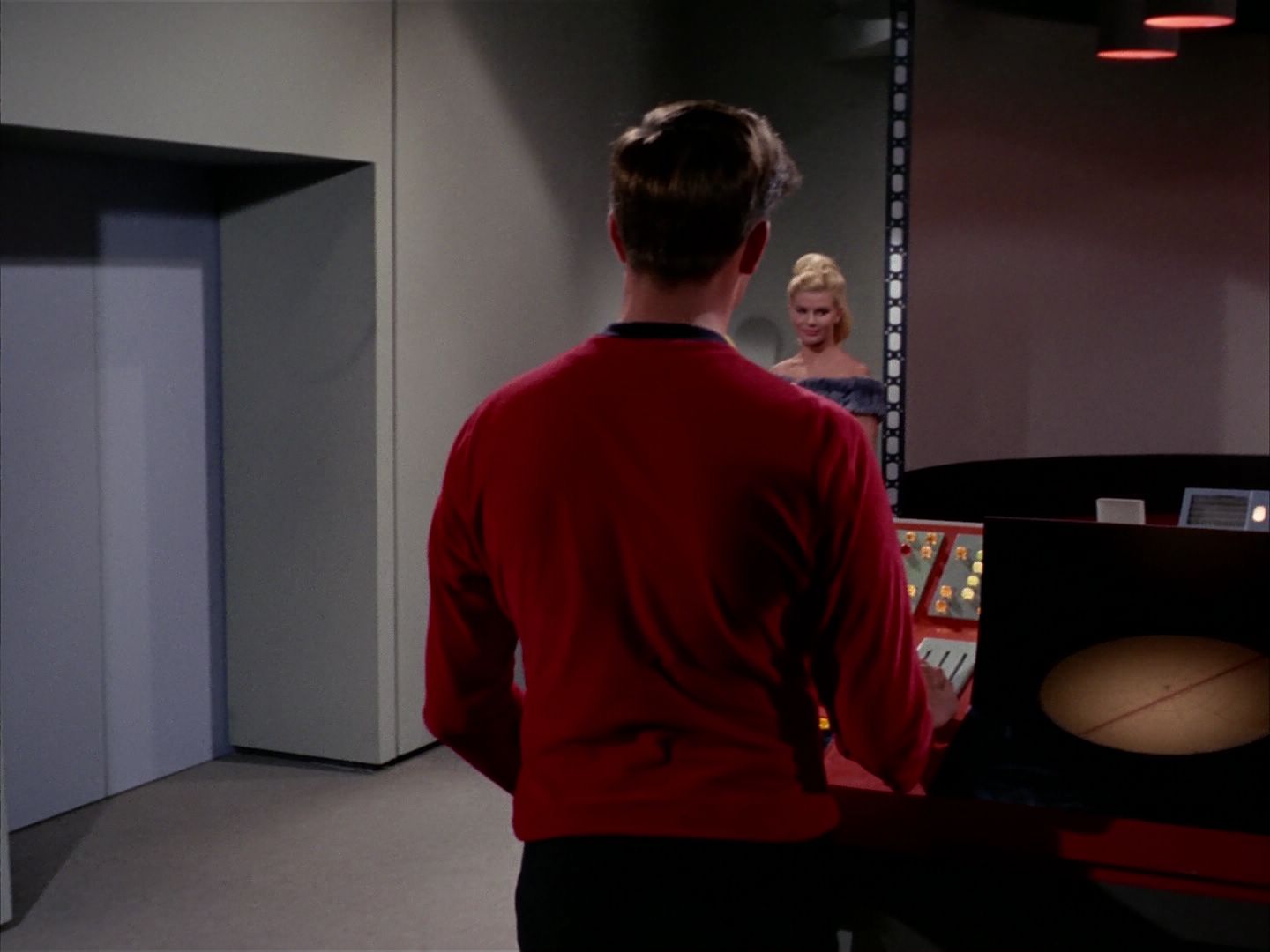 ariane179254_StarTrek_1x13_TheConscienceOfTheKing_0872.jpg