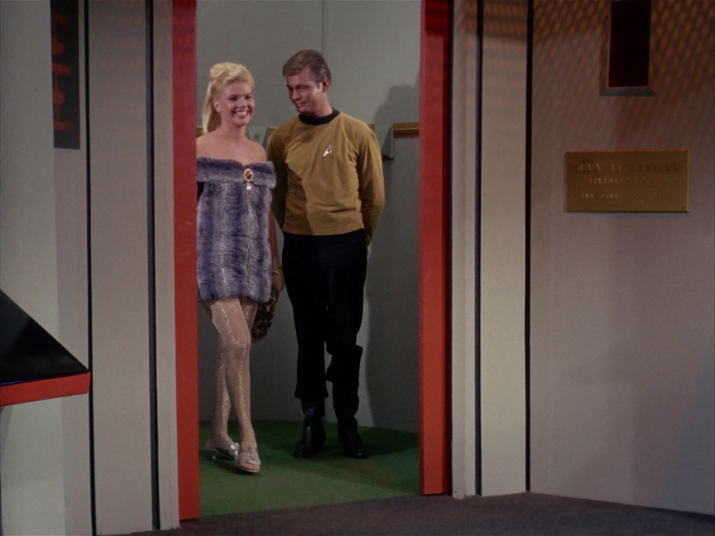 ariane179254_StarTrek_1x13_TheConscienceOfTheKing_0890.jpg