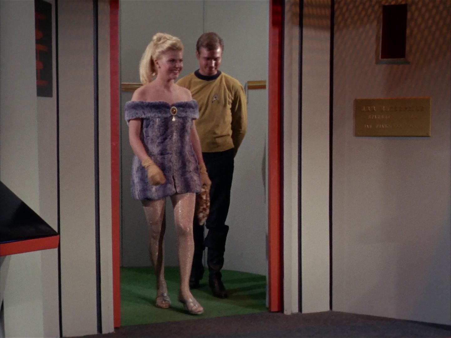 ariane179254_StarTrek_1x13_TheConscienceOfTheKing_0891.jpg