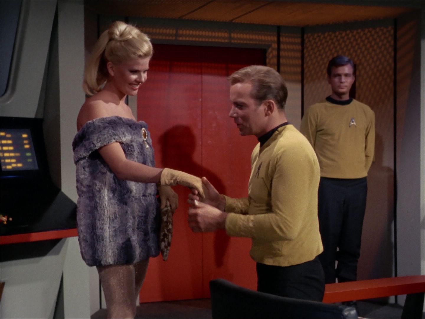 ariane179254_StarTrek_1x13_TheConscienceOfTheKing_0899.jpg
