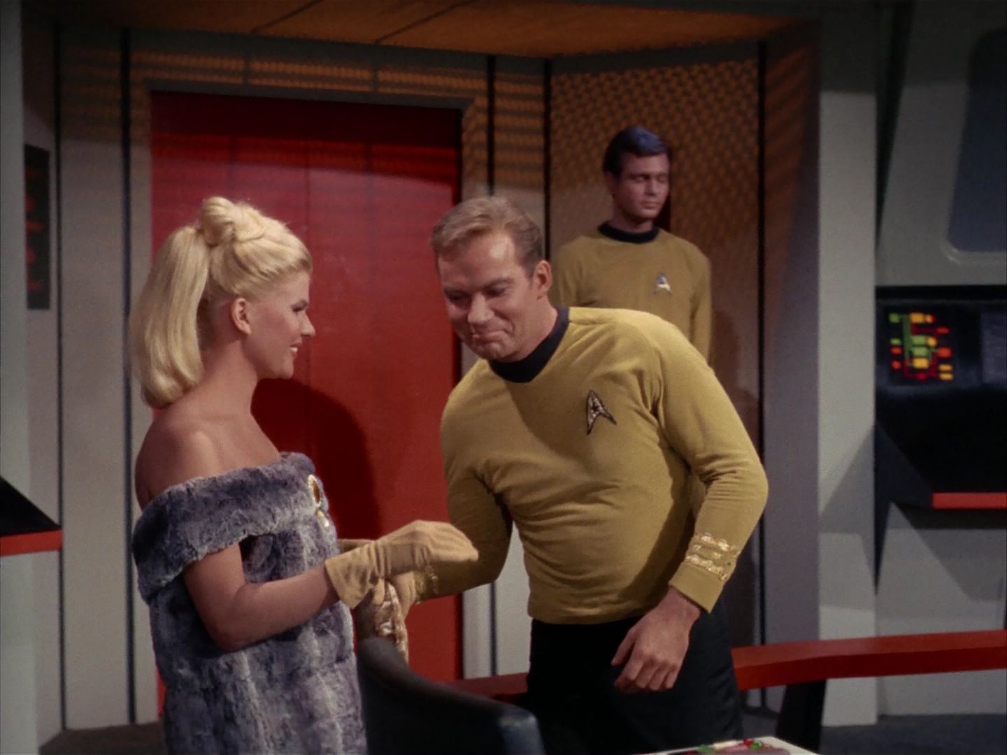 ariane179254_StarTrek_1x13_TheConscienceOfTheKing_0901.jpg