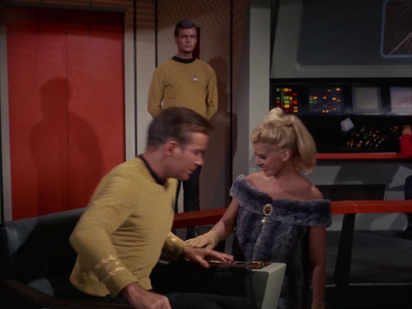 ariane179254_StarTrek_1x13_TheConscienceOfTheKing_0984.jpg