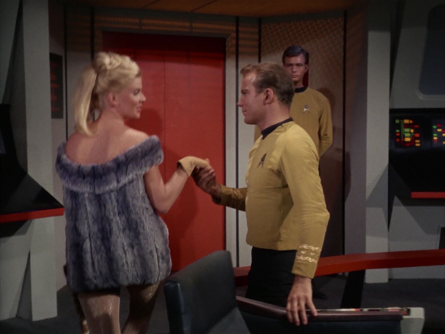 ariane179254_StarTrek_1x13_TheConscienceOfTheKing_0988.jpg