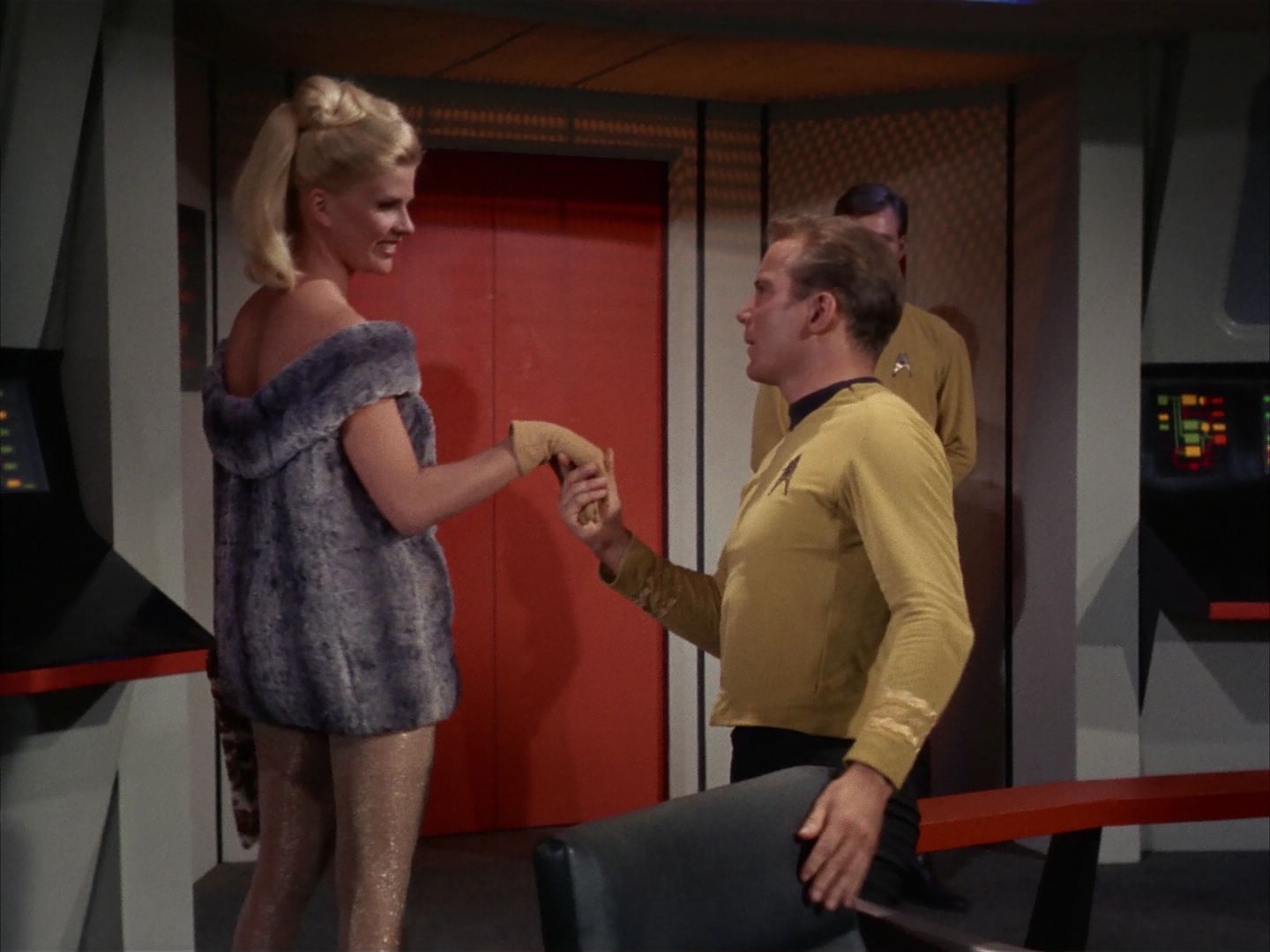 ariane179254_StarTrek_1x13_TheConscienceOfTheKing_0989.jpg