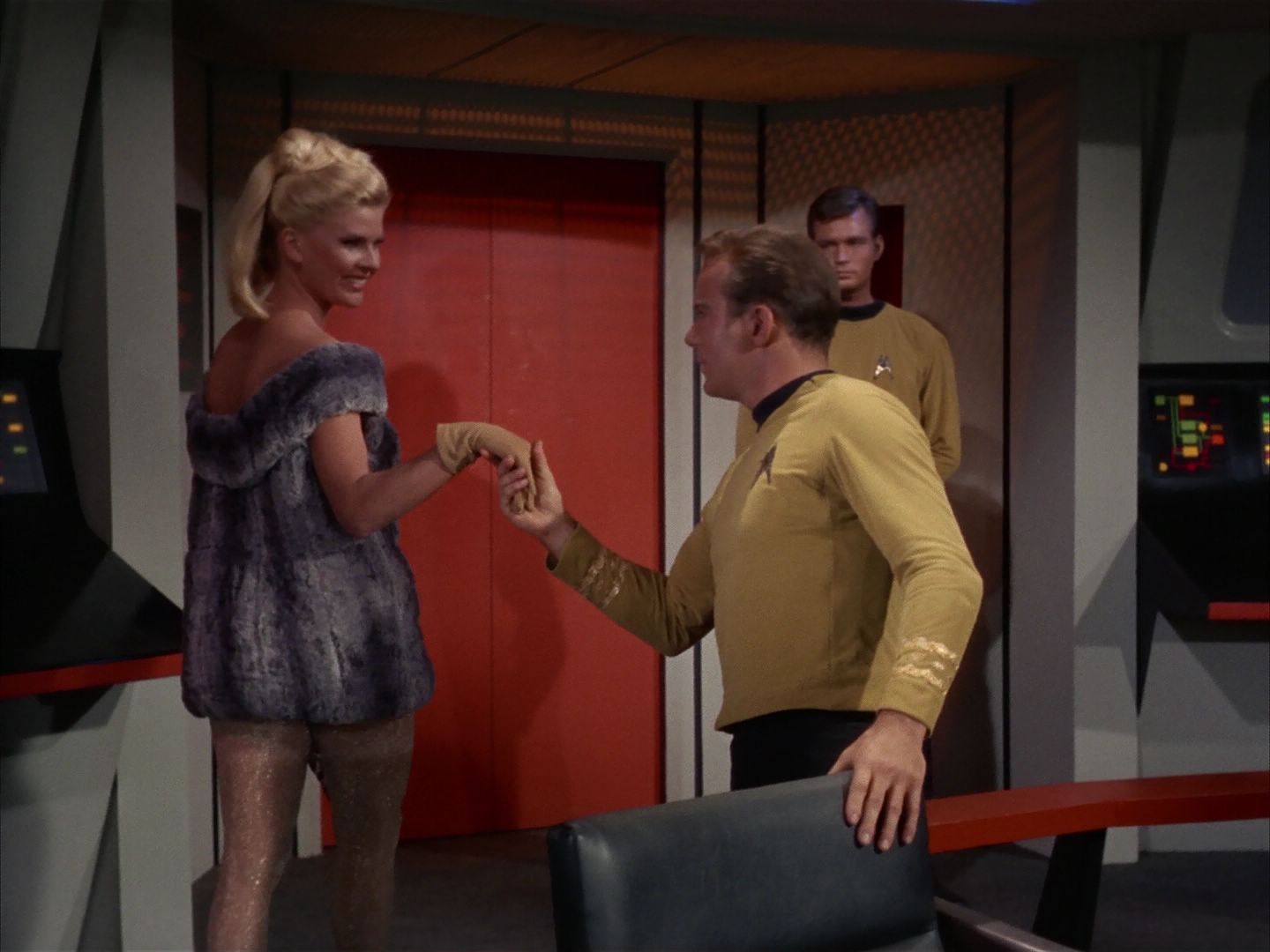 ariane179254_StarTrek_1x13_TheConscienceOfTheKing_0990.jpg
