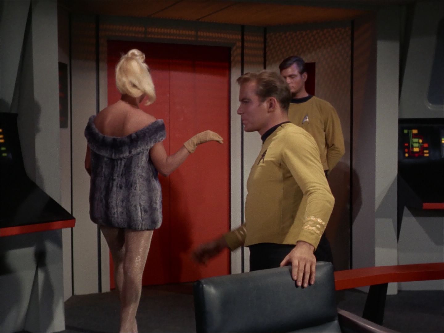 ariane179254_StarTrek_1x13_TheConscienceOfTheKing_0991.jpg