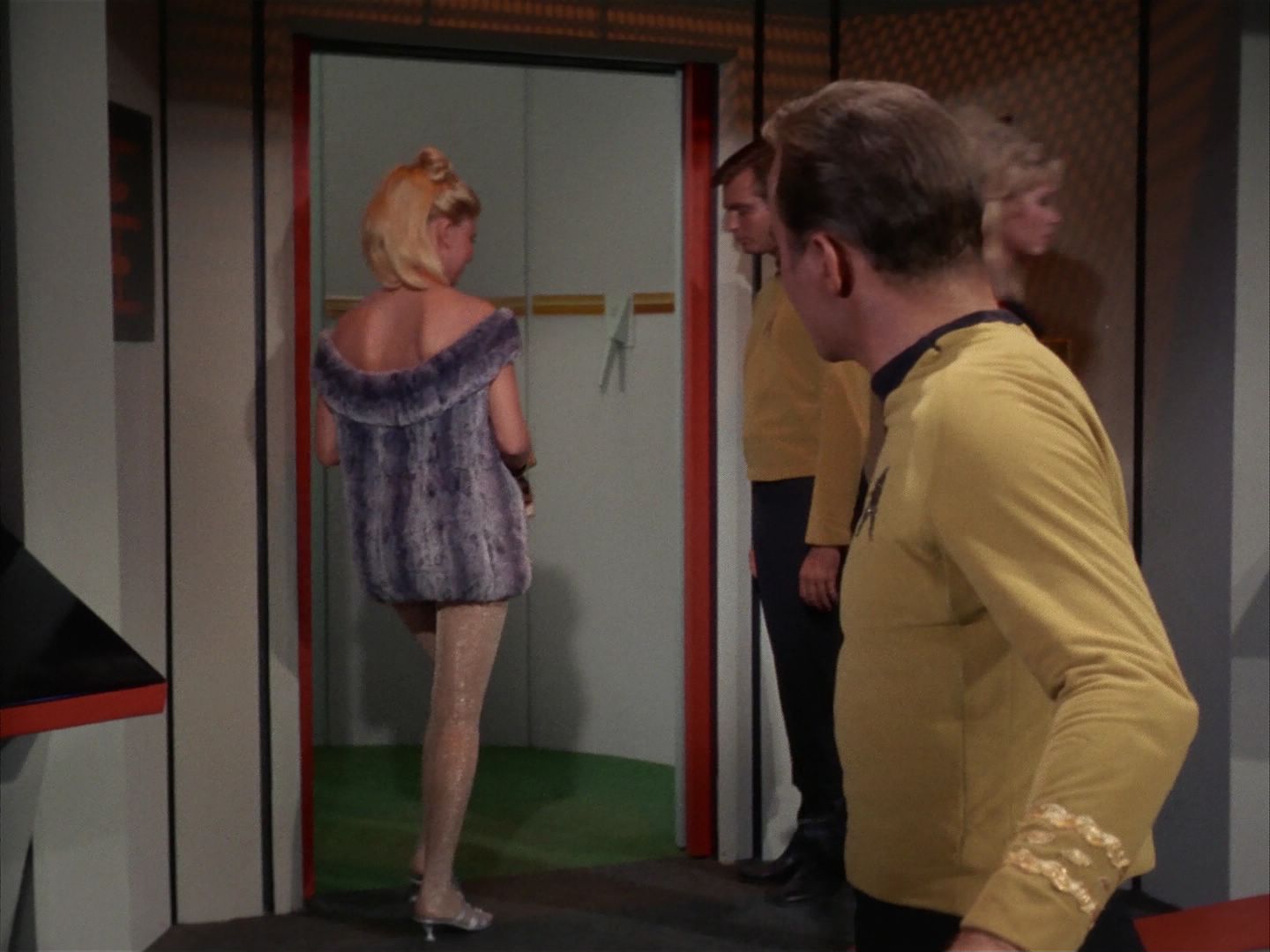 ariane179254_StarTrek_1x13_TheConscienceOfTheKing_0996.jpg